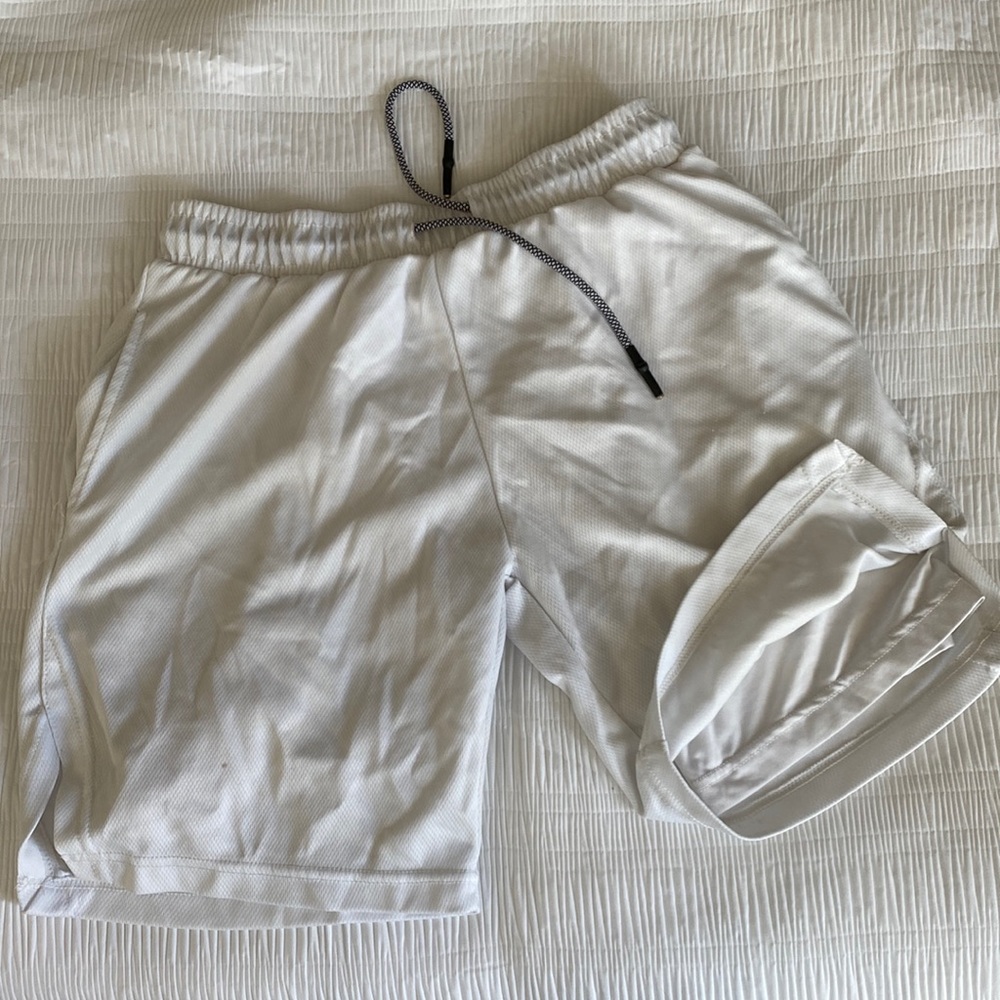 Men’s Medium 3-Pocket Mesh Athletic Shorts w/ Liner